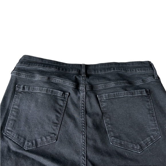 Old Navy Ripped Jeans - Picture 7 of 9